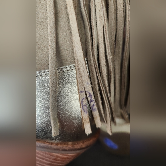 NEW Dingo Metallic Gold Fringe Heeled Cowboy Boots - Picture 9 of 9